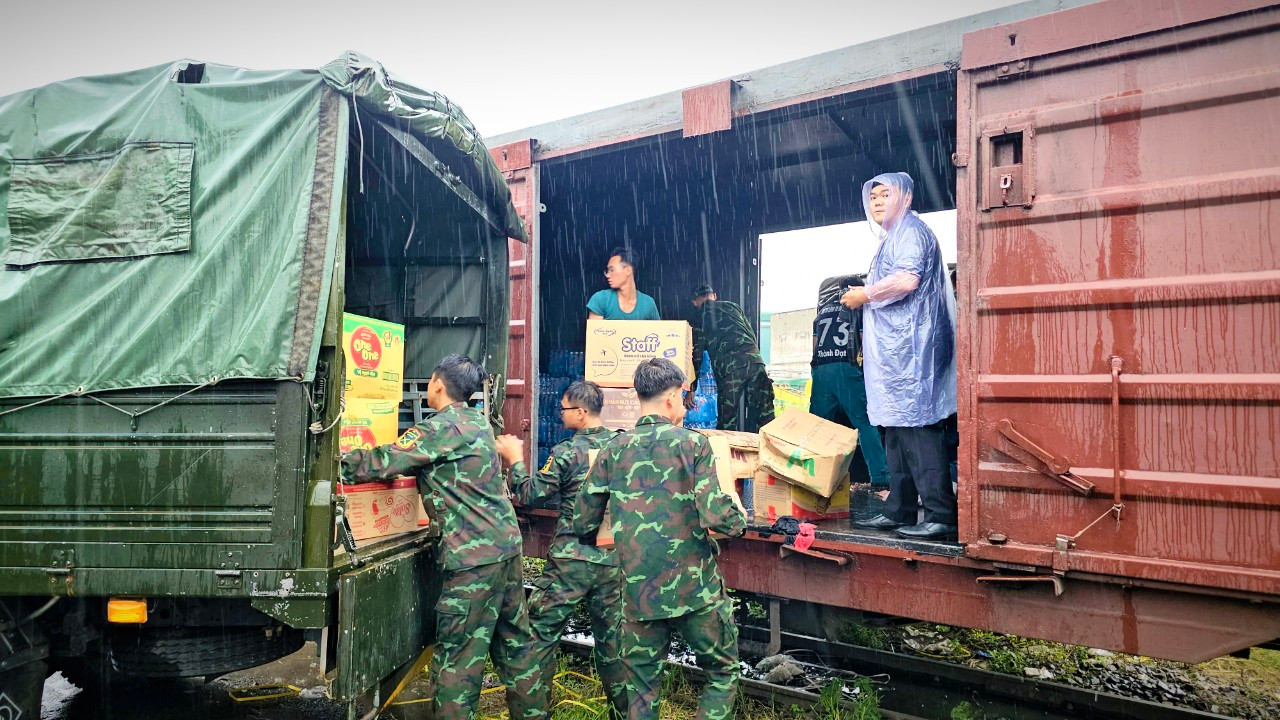 Ho Chi Minh City sends 80 tons of relief goods to Yen Bai and Phu Tho