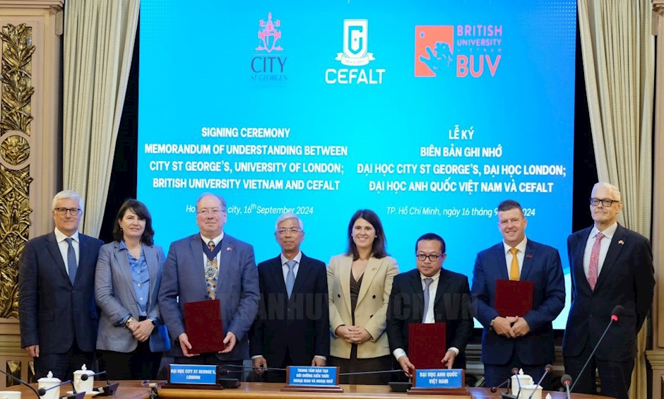 Ho Chi Minh City hopes for experience sharing from London Financial Center