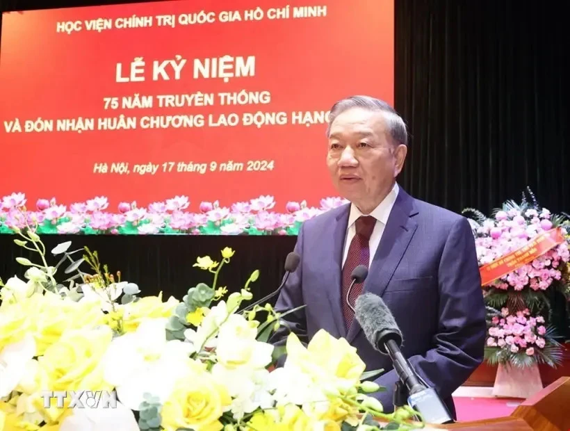President presents first-class Labour Order to Ho Chi Minh National Academy of Politics