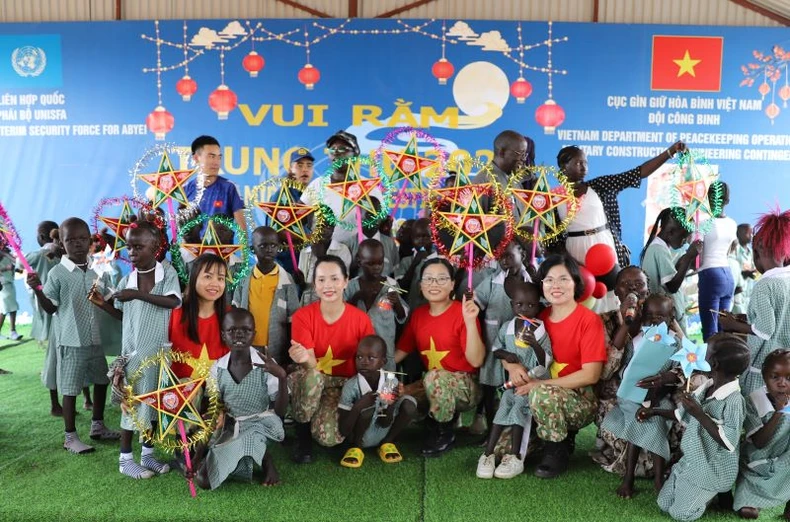 Vietnam s peacekeeping force brings Mid-Autumn festival to children in Abyei