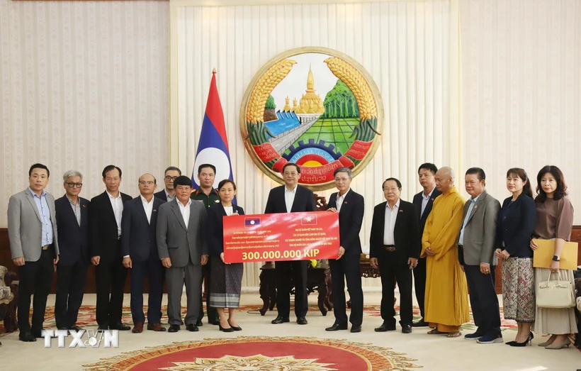 Vietnamese community supports Lao victims affected by Typhoon Yagi