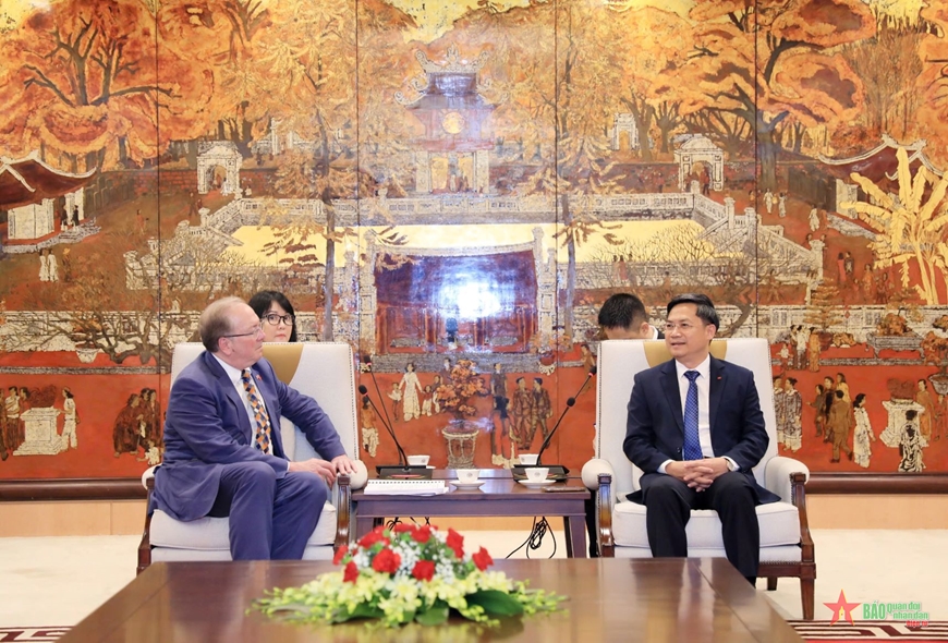 Hanoi seeks London s experience in green development