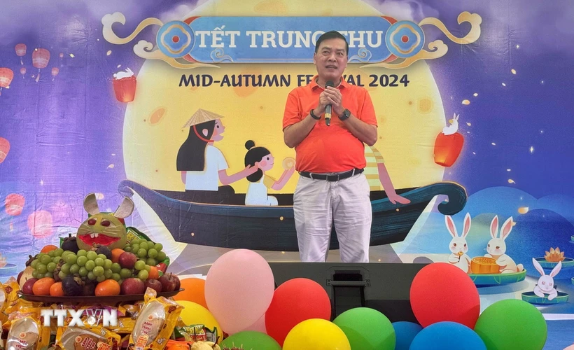 Overseas Vietnamese in Singapore towards typhoon victims at home