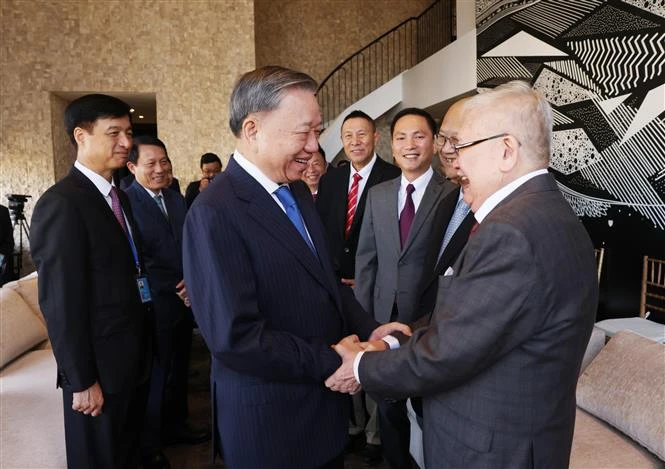 Top leader meets Vietnamese intellectuals in US