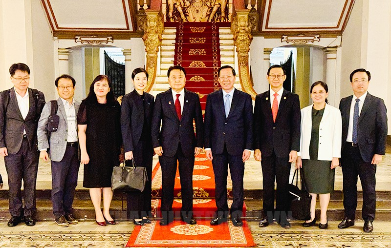 Ho Chi Minh City and Korean province strengthen cooperation on green development and green energy