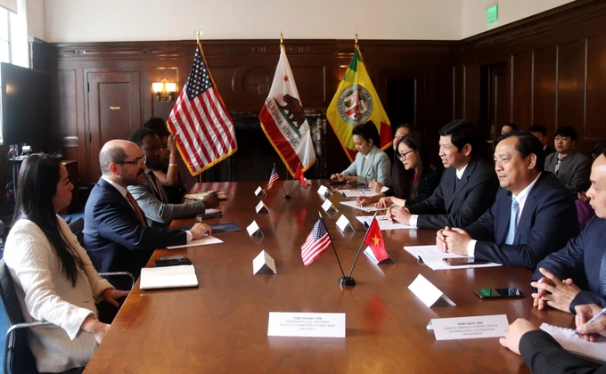 Vietnam cooperates with Los Angeles to develop cinema and tourism