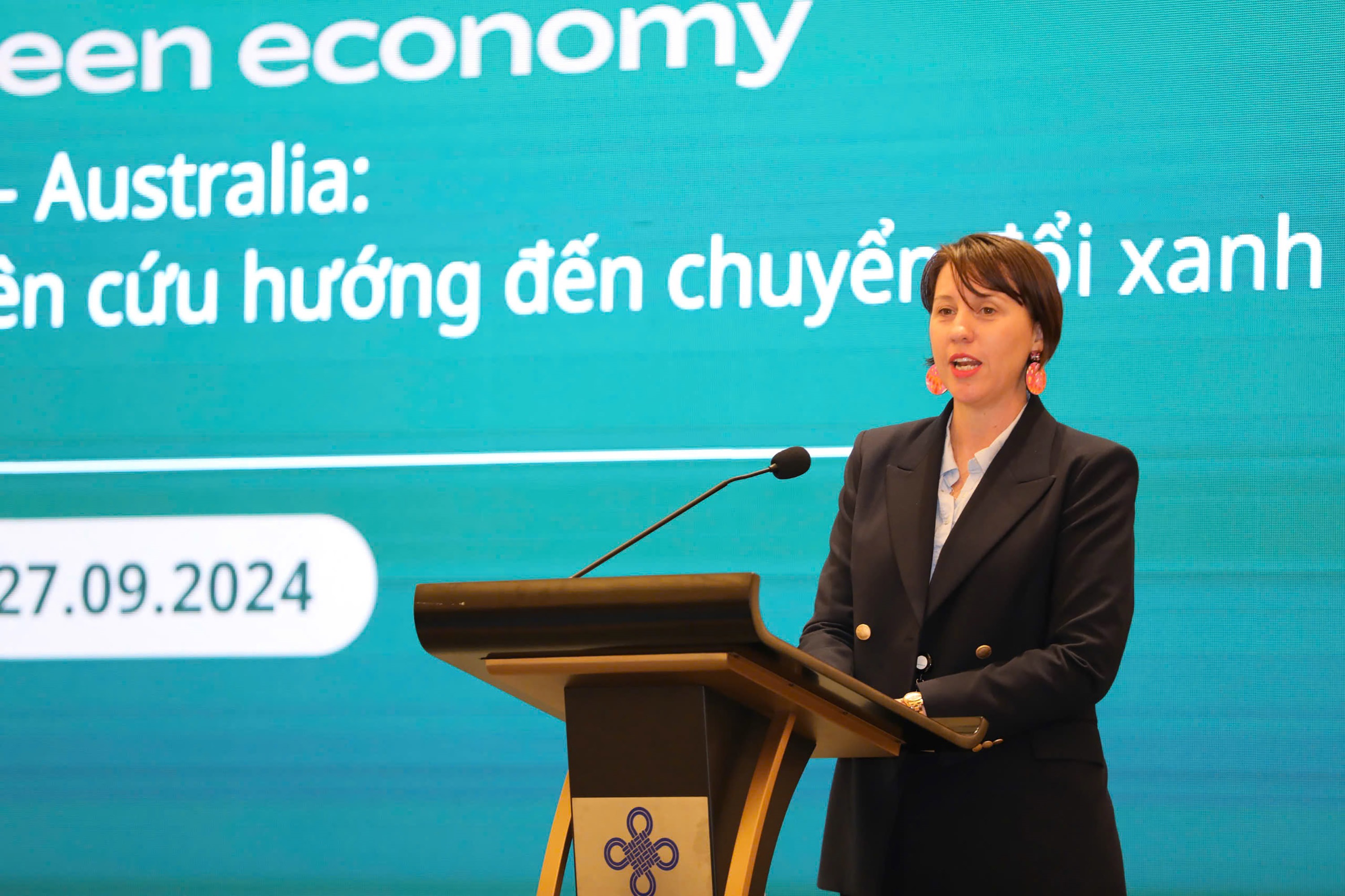 Australia, Vietnam seek partnership in education towards green economy
