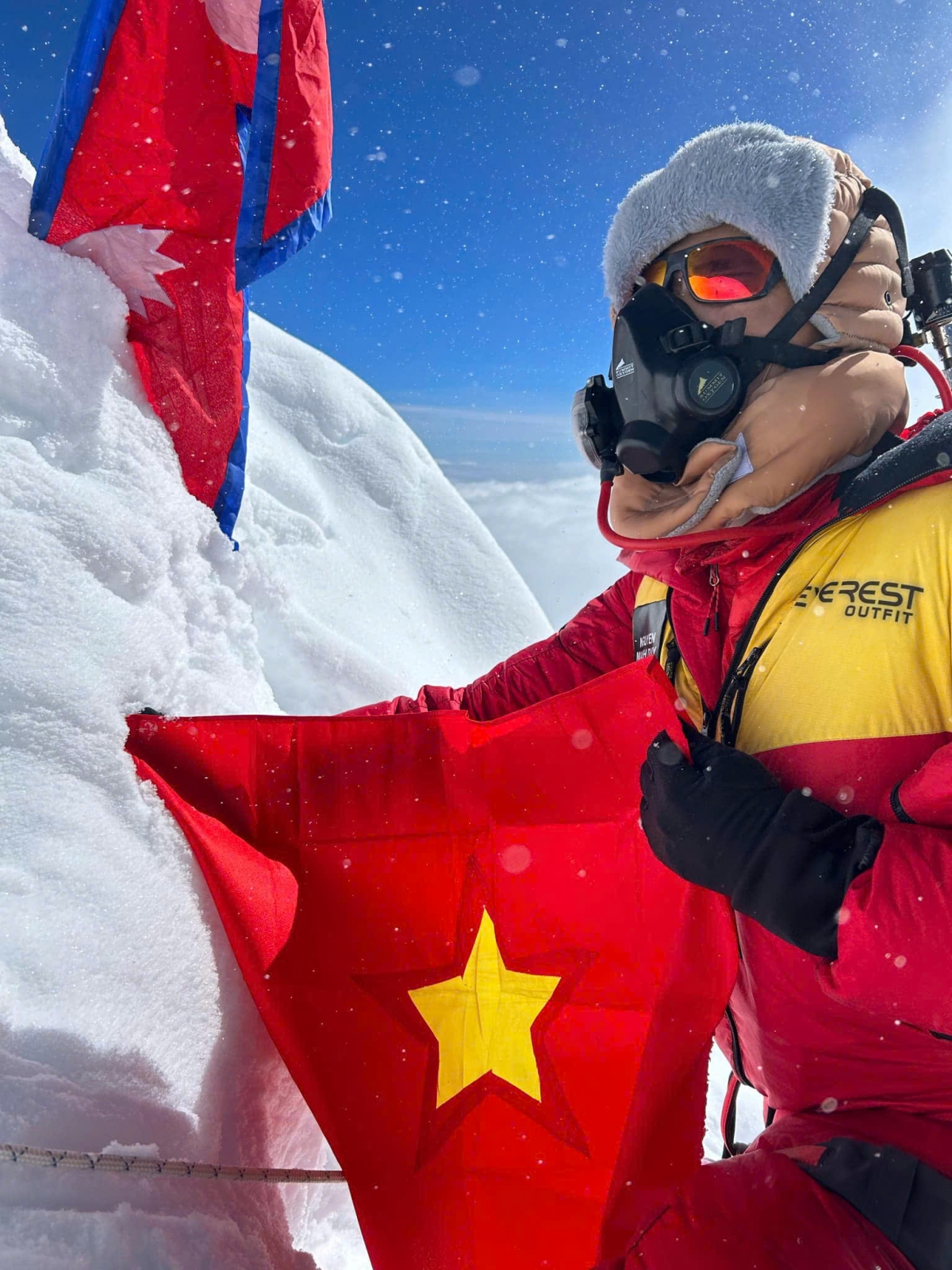 First Vietnamese mountaineer scales 8,163m Mt Manaslu