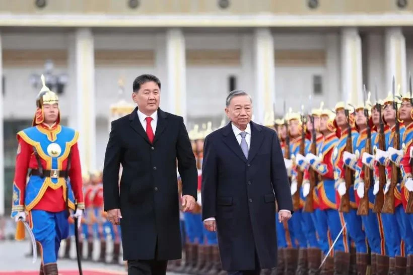 Welcome ceremony held for Vietnamese top leader in Ulaanbaatar