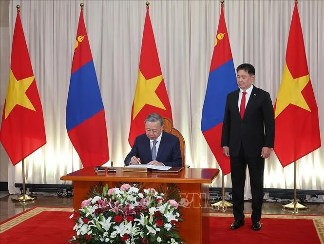 Vietnam, Mongolia issue joint statement on establishing comprehensive partnership