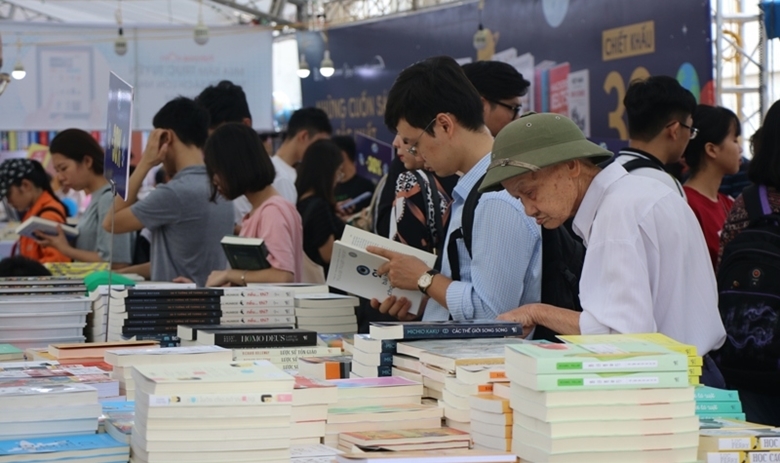 Book exhibition in Hanoi to mark the capital liberation day