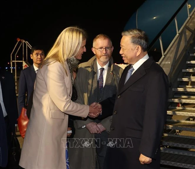 Top leader To Lam begins state visit to Ireland
