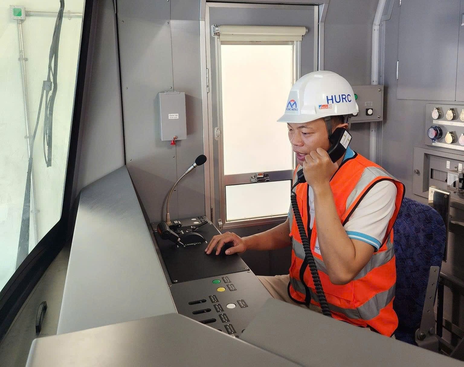Ho Chi Minh City Metro line 1 officially enters trial operation phase