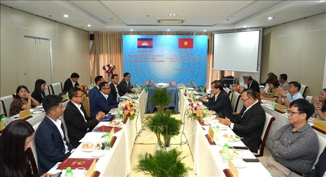 Tay Ninh boosts trade, investment, tourism ties with Cambodian localities