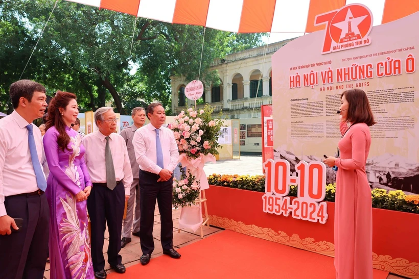 Nearly 200 documents and photos on Hanoi’s ancient gates on display