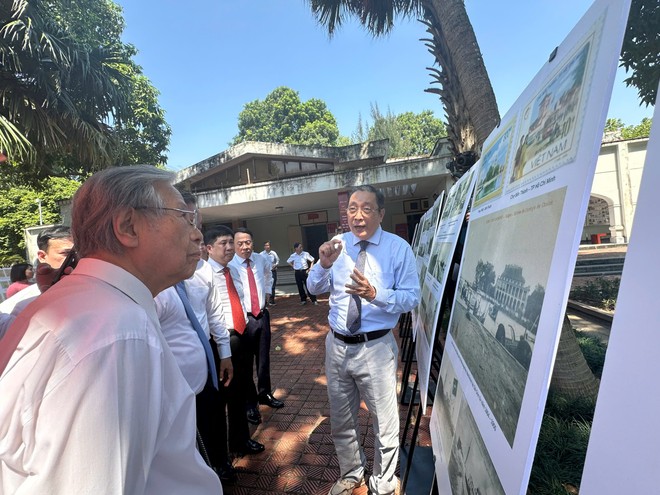 Exhibition of stamp collection on President Ho Chi Minh in commemoration of 70th anniversary of Hanoi’s liberation