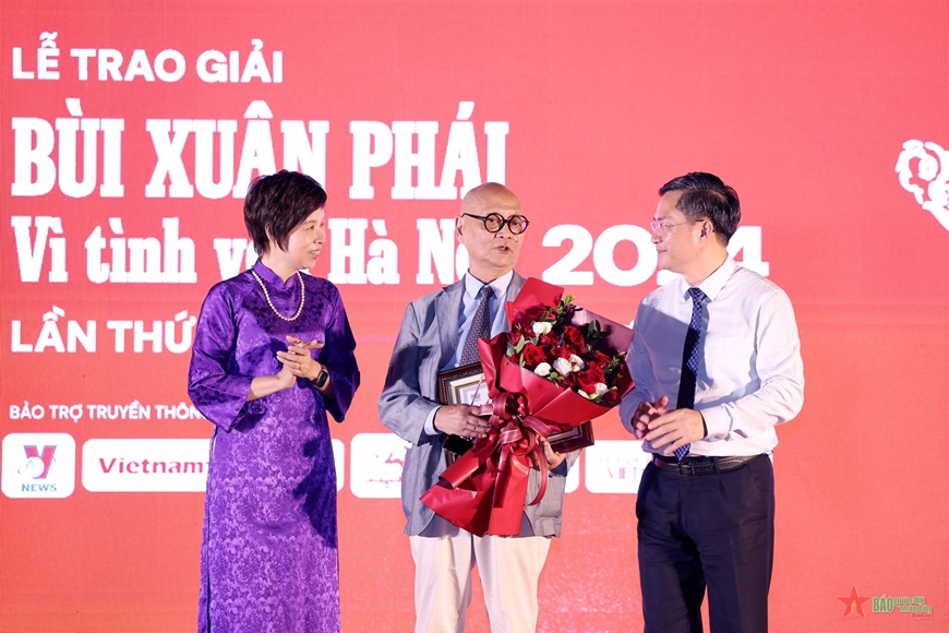 Bui Xuan Phai Awards honours love for Hanoi