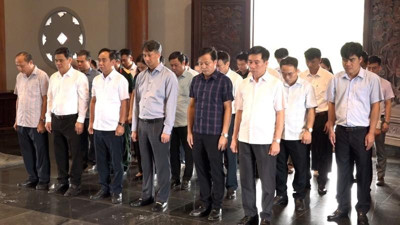 Hanoi district’s leaders commemorate President Ho Chi Minh