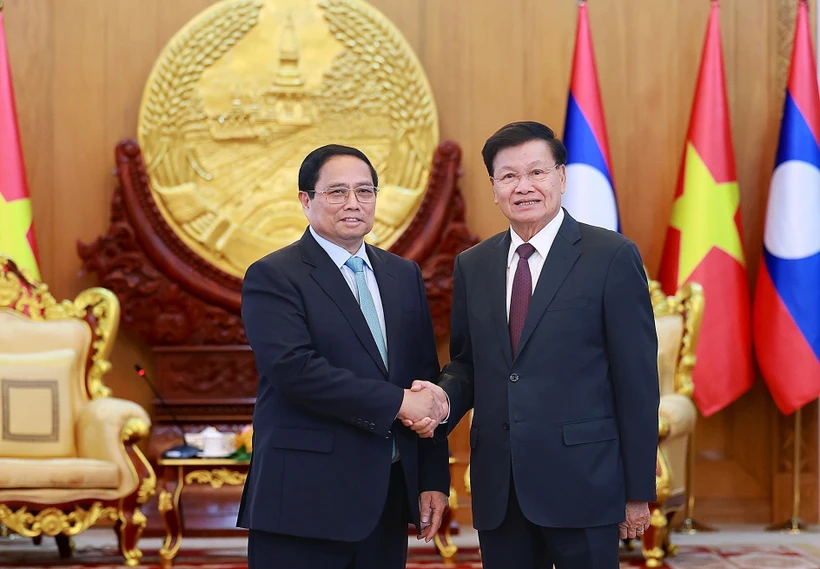 Vietnamese PM meets with top leader of Laos ahead of ASEAN Summits
