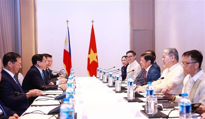 Vietnamese Prime Minister meets with Philippine President in Vientiane