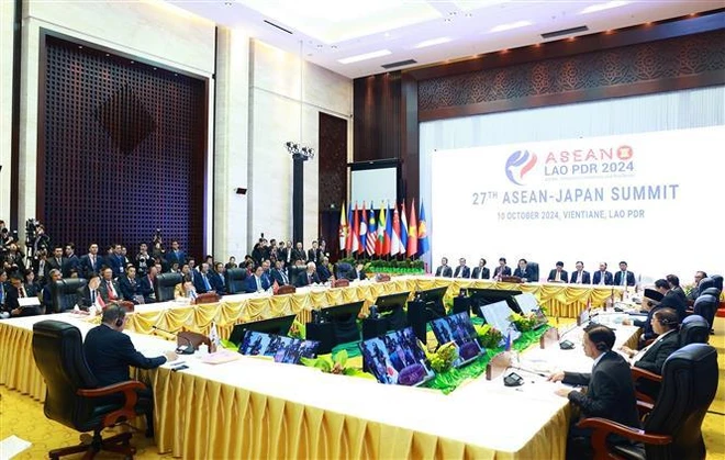 Vietnamese PM attends ASEAN’s summits with Japan, Plus Three countries, Australia