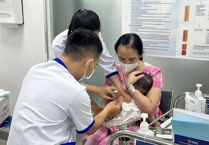 Hanoi starts measles vaccination campaign