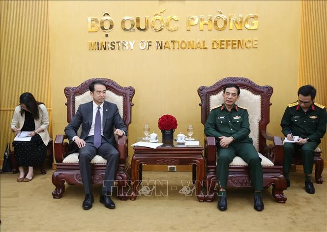 Vietnam, China deepen defence cooperation