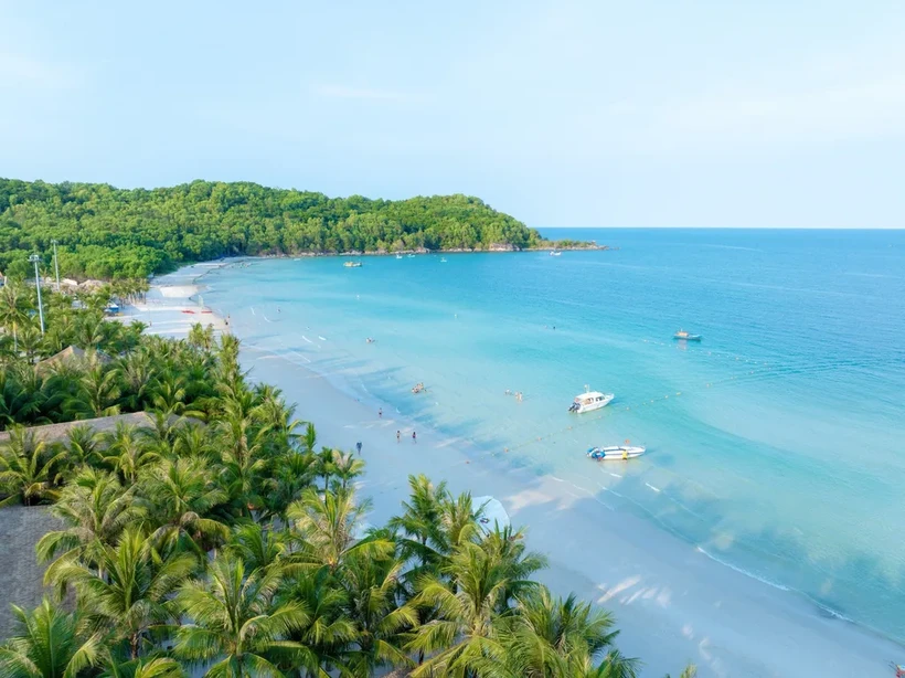 Phu Quoc tourism booms at the end of the year with the new air routes