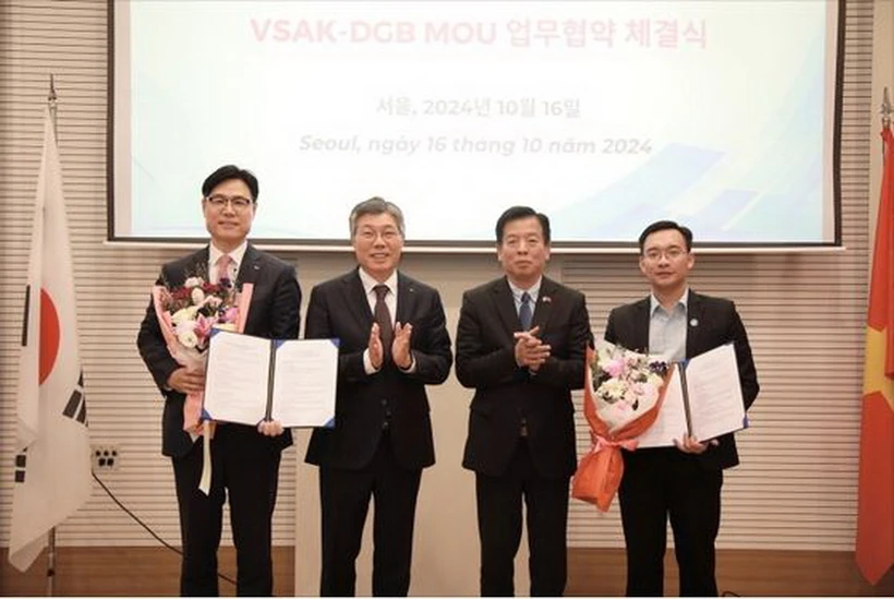 Korean group to support Vietnamese students to prevent financial fraud