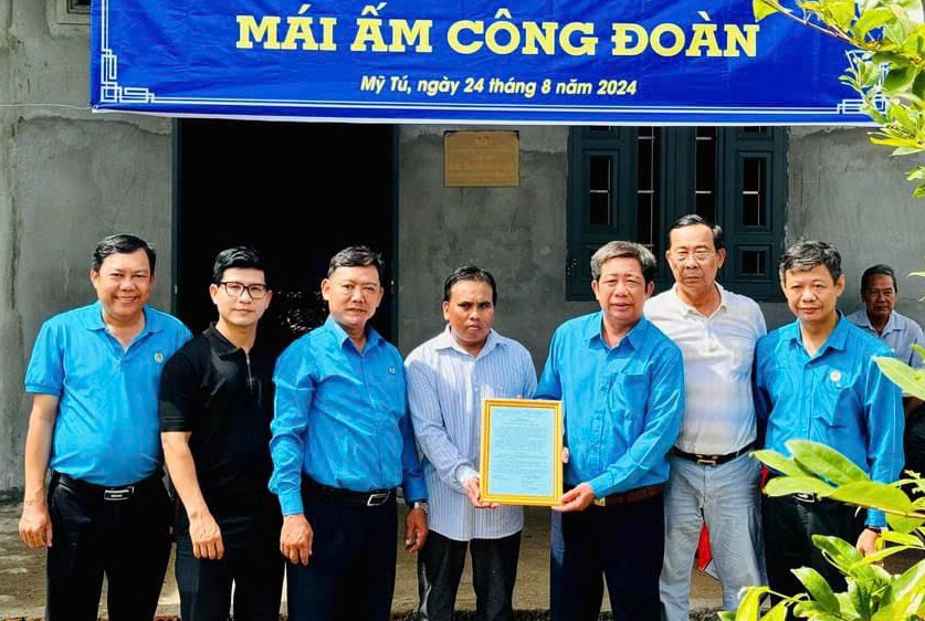 Ho Chi Minh City plans to eliminate temporary and dilapidated housing by April 2025