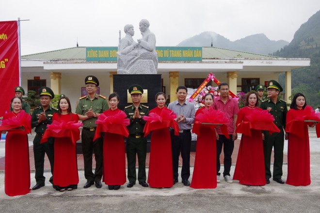 Lao Cai inaugurates “Uncle Ho with Border Guard soldiers” statue