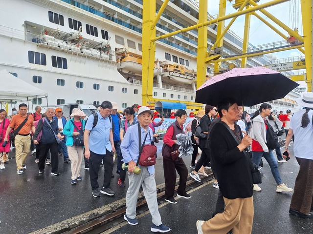 Da Nang welcomes nearly 3,500 cruise tourists
