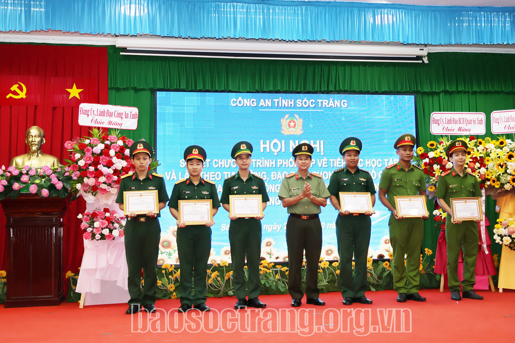 Soc Trang Police and Army Youth promotes studying and following Uncle Ho