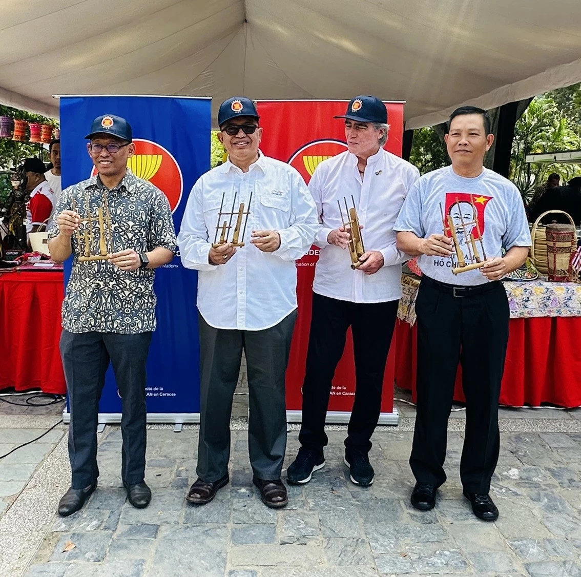 Vietnamese cuisine promoted at 2024 ASEAN Bazaar in Venezuela