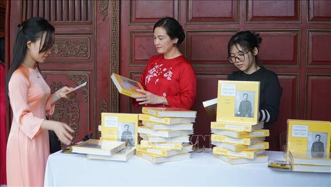Book on exiled Vietnamese emperor as artist in Algeria launched