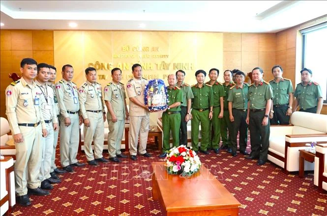 Cambodian province appreciates Tay Ninh police’s firefighting assistance