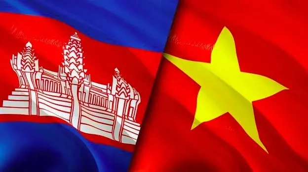 Vietnamese leaders congratulate Cambodia on Independence Day