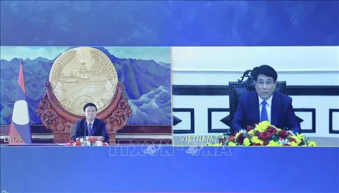 State President holds online talks with top Lao leader