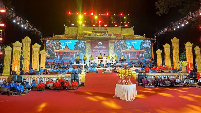 Khmer five-tone musical performance held in Soc Trong province