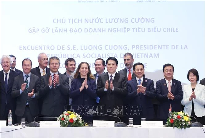President meets with Chilean business executives