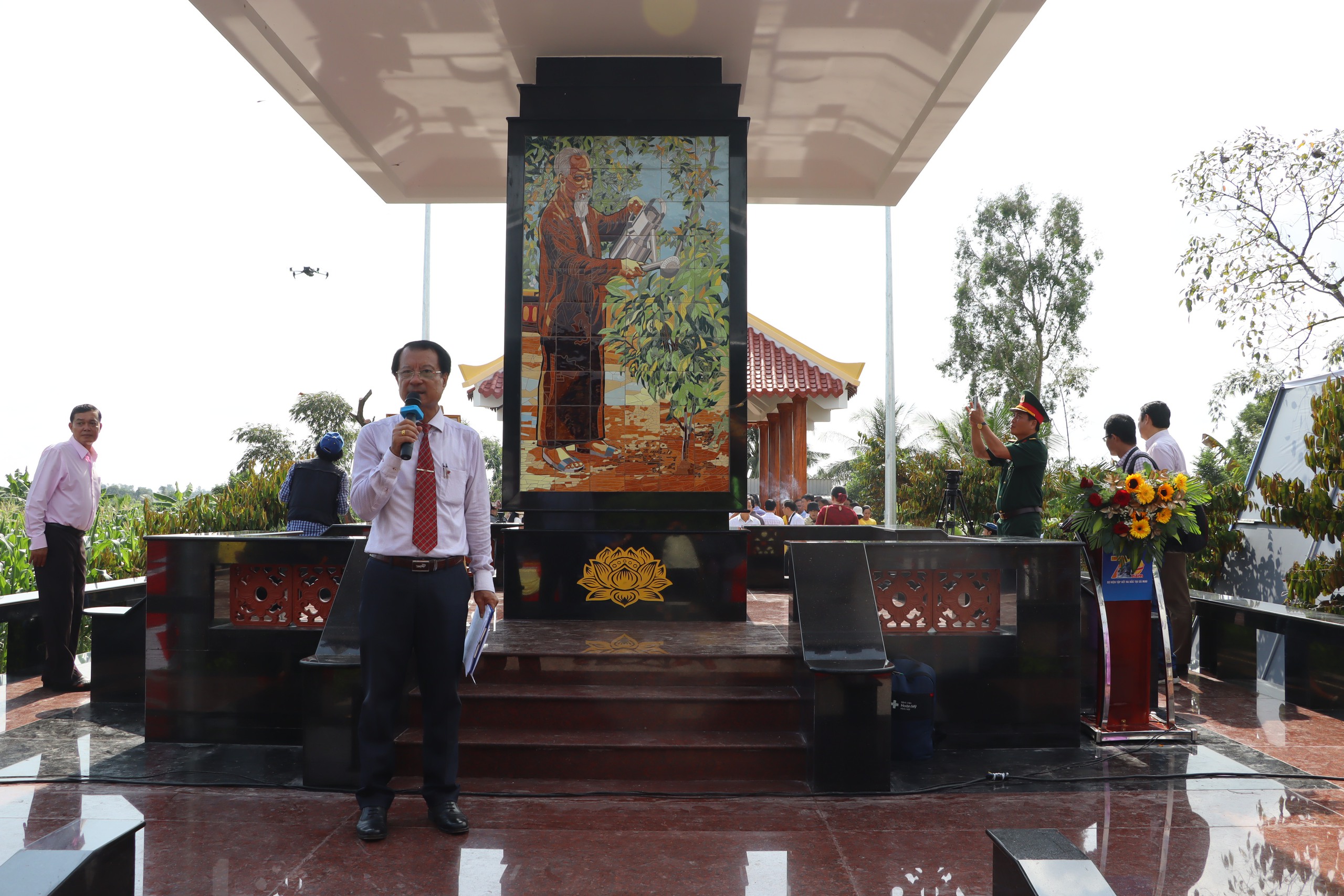 Ca Mau inaugurates Memorial Monument of Uncle Ho with star apple tree in southern region
