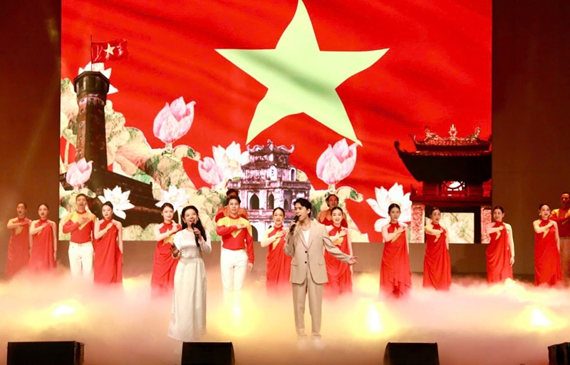 Hanoi Developing cultural industry associated with positioning the brand Creative City