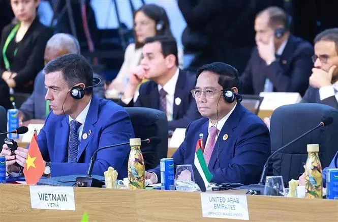 PM proposes three strategic guarantees for global poverty eradication