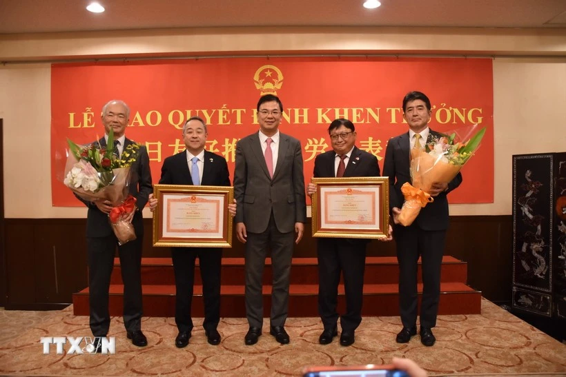 Vietnam honours Japan’s Sojitz, Sumitomo Corporations