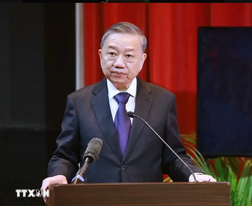 Party chief delivers policy speech at University of Malaya