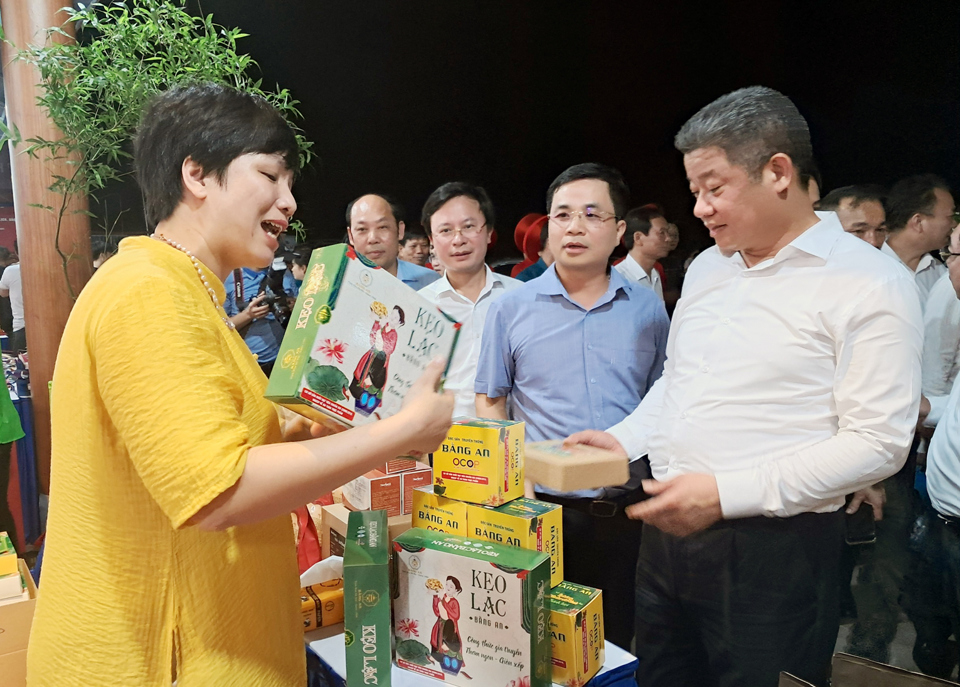 Hanoi promotes connecting suburban consumers with Vietnamese goods