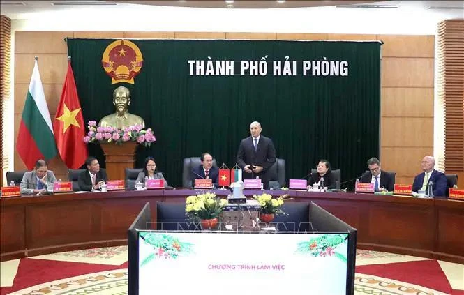 Bulgarian President visits northern Hai Phong port city