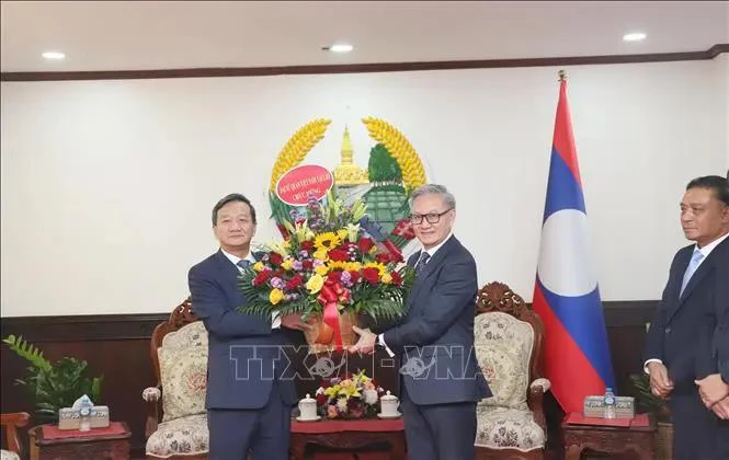 Vietnam congratulates Laos on National Day