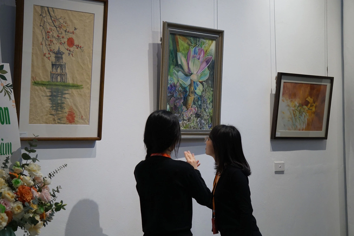 Paintings on Vietnamese AO dioxin victims on display in Hanoi