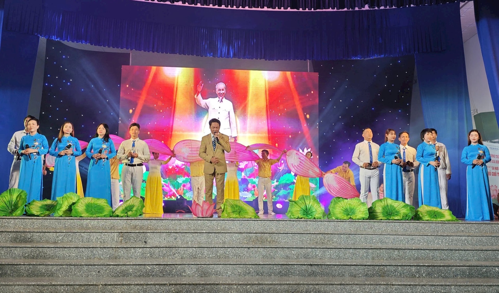 Binh Thuan province organizes art competition Studying and following Ho Chi Minh s ideology, morality and style